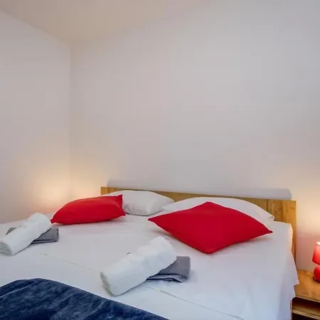 Apartment With A Parking Space Losinj, Losinj - 22952